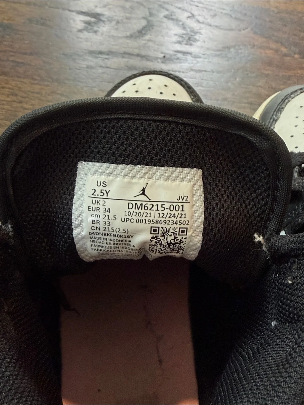 Nike Girls Air Jordan Black and White High-Top Sneakers Size 2.5